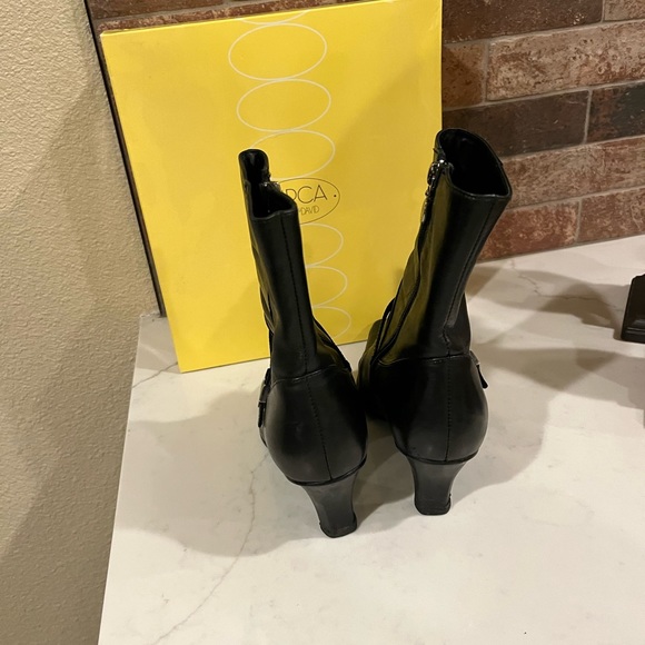 Black Leather Boots - Picture 5 of 9